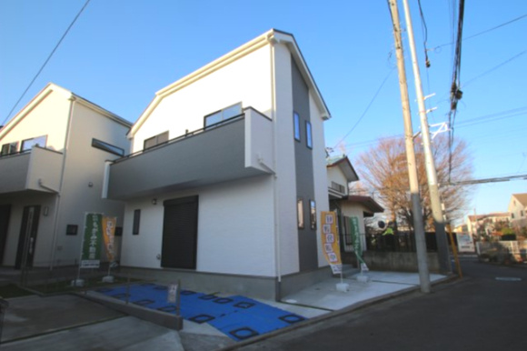 【Heartfull Town】小平大沼町４丁目779番の外観|こちらの物件はZEH水準を満たした、省エネ性能に優れた物件です。光熱費を抑えて暮らすことができるだけでなく、「熱の入りにくさ・逃げにくさ」など、長く快適にお過ごしいただけます♪