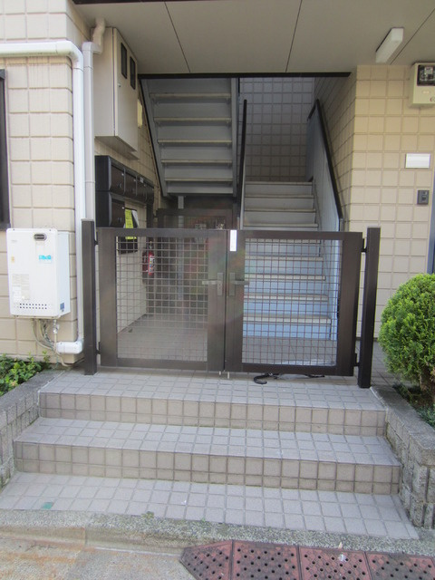 サンハイツ下北沢のエントランス|★エントランス★