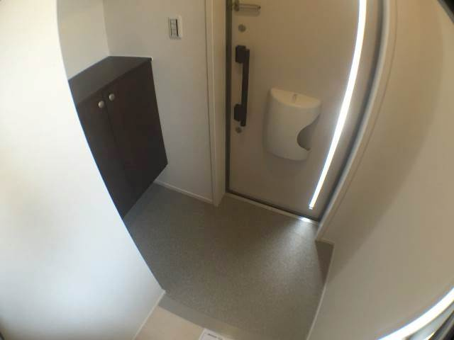 アクエルド野崎通の玄関