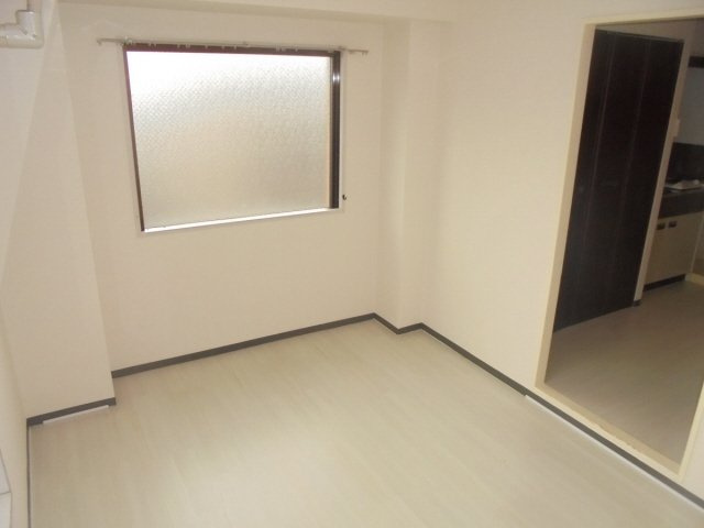 平成大日ハイツの居間・リビング