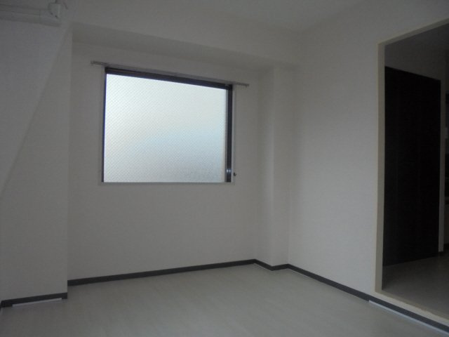 平成大日ハイツの洋室