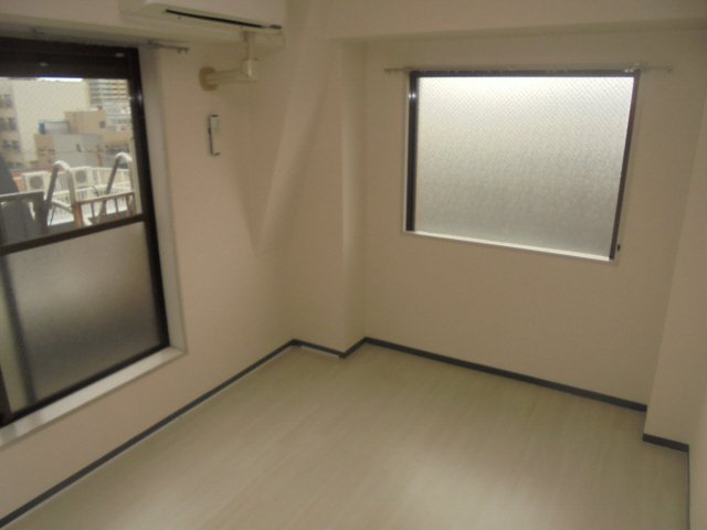 平成大日ハイツの洋室