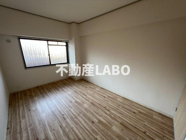 メゾンセレナの洋室