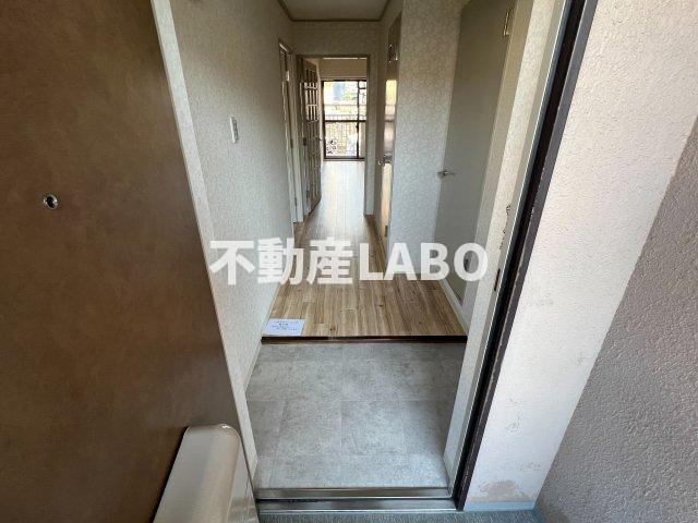 メゾンセレナの玄関