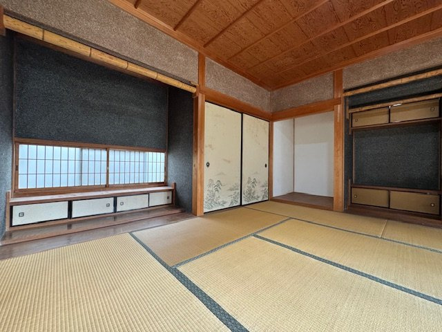 宇陀市菟田野岩崎　中古戸建の和室|1階８畳和室♪　