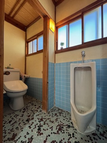 宇陀市菟田野岩崎　中古戸建のトイレ
