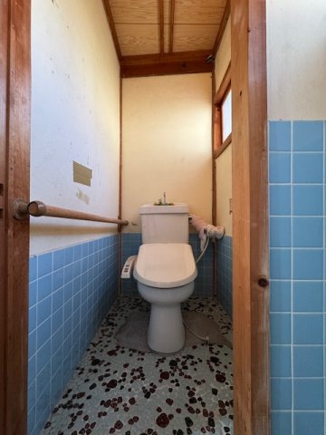 宇陀市菟田野岩崎　中古戸建のトイレ