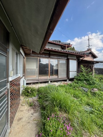 宇陀市菟田野岩崎　中古戸建の庭|広いお庭♪
