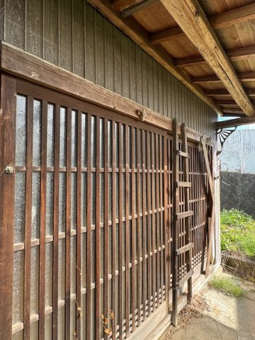 宇陀市菟田野岩崎　中古戸建の外観|横の離れ♪　和室が二間あります♪