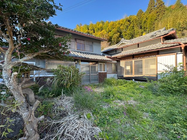 宇陀市菟田野岩崎　中古戸建の外観|お庭が広いです!(^^)!