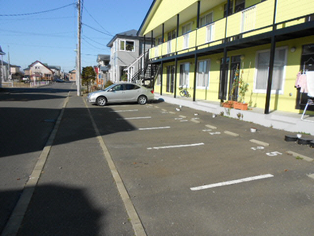 カーサビバーチェ（文苑）の駐車場