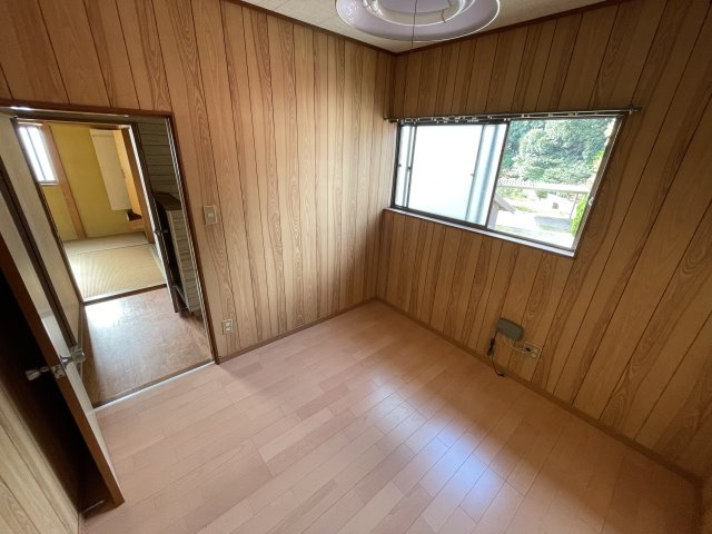 清名幸谷1418-37中古戸建の洋室