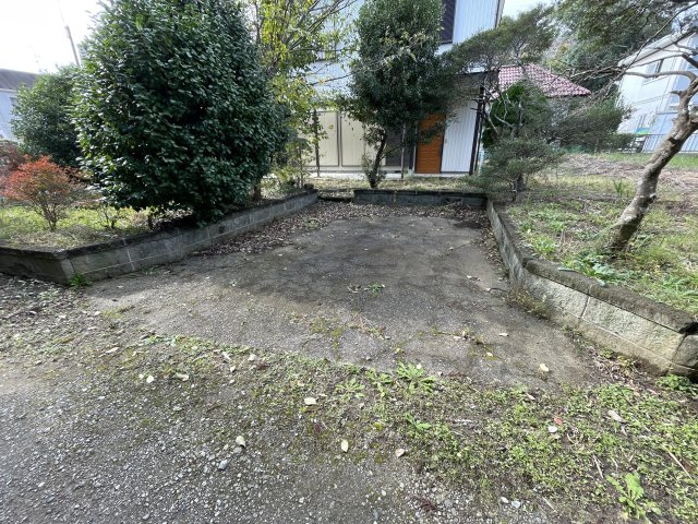 清名幸谷1418-37中古戸建の駐車場