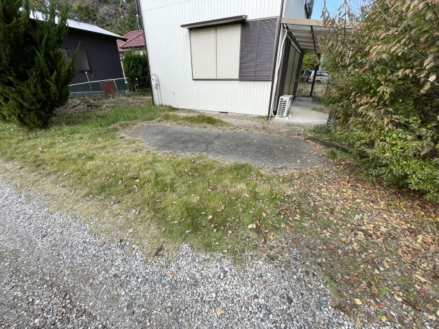 清名幸谷1418-37中古戸建の駐車場