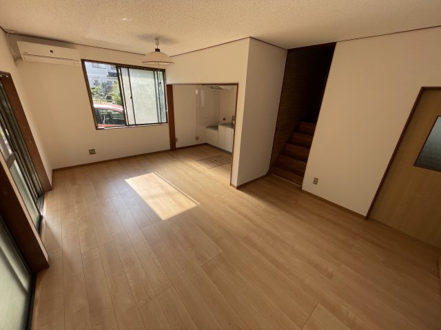 清名幸谷1418-37中古戸建の洋室