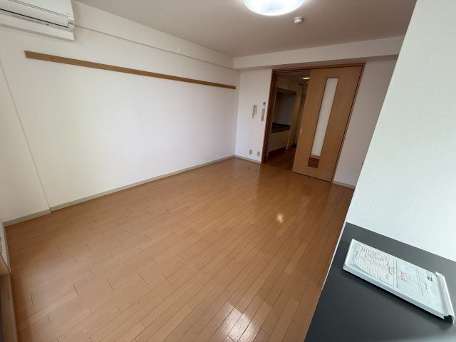 ラフィネ豊中南の居間・リビング