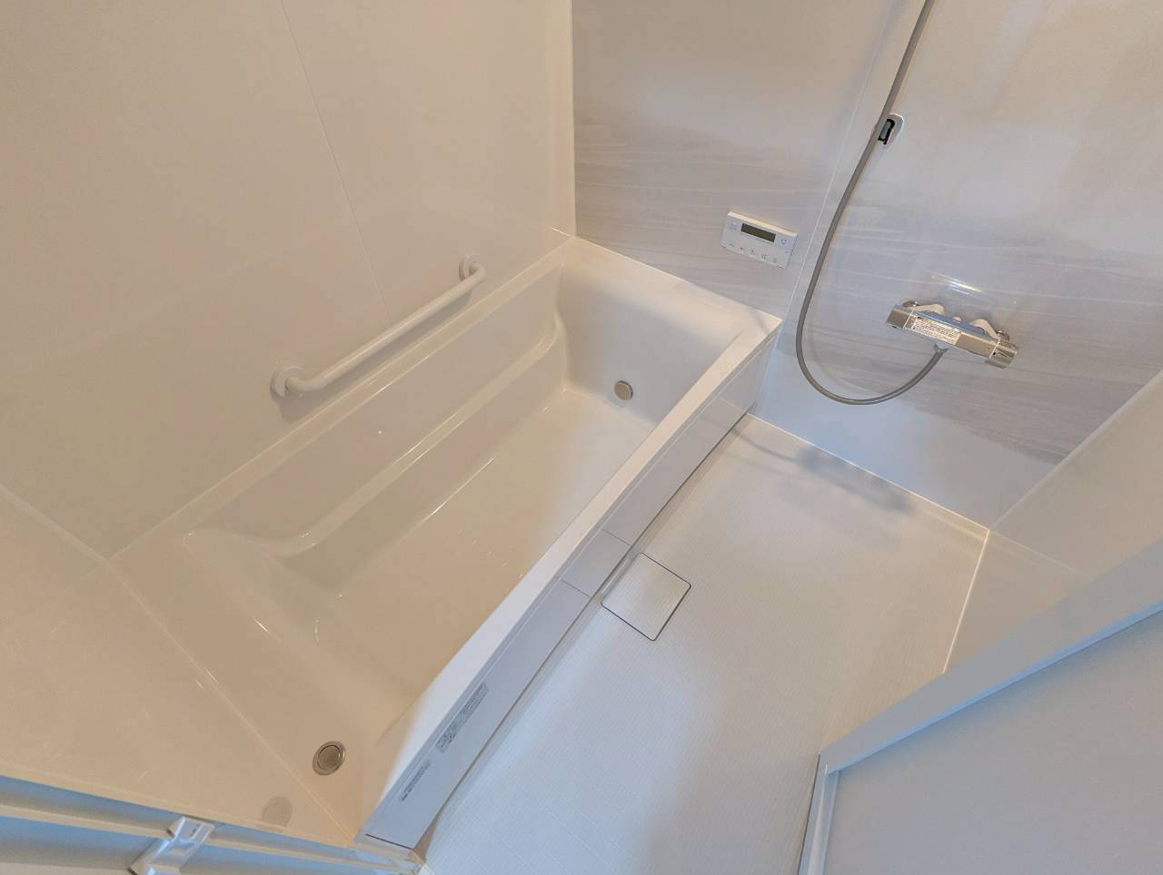 釧路町若葉4丁目　リフォーム済中古住宅の浴室