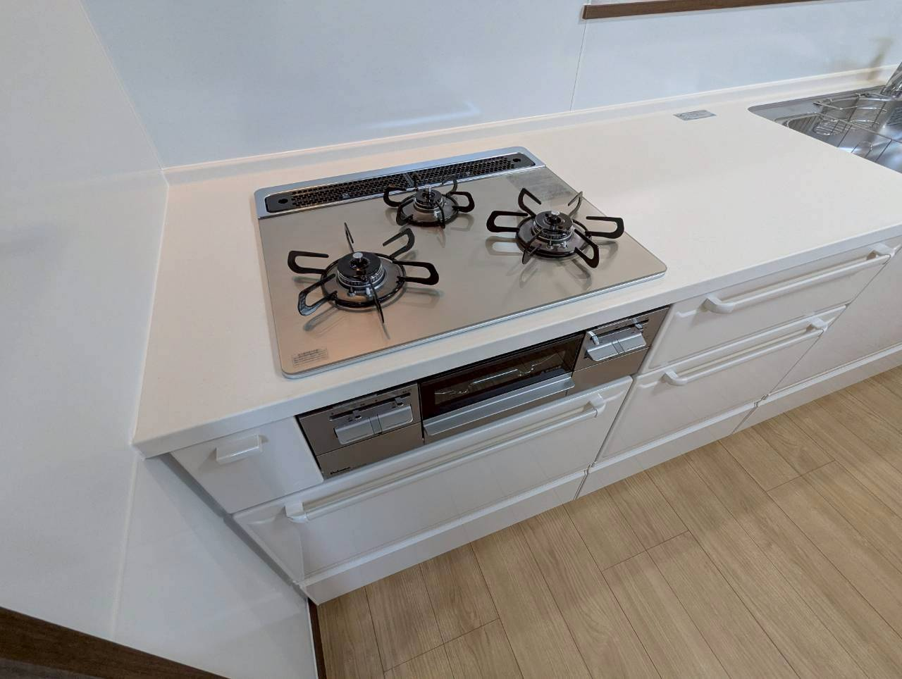 釧路町若葉4丁目　フルリノベーション済中古住宅のキッチン