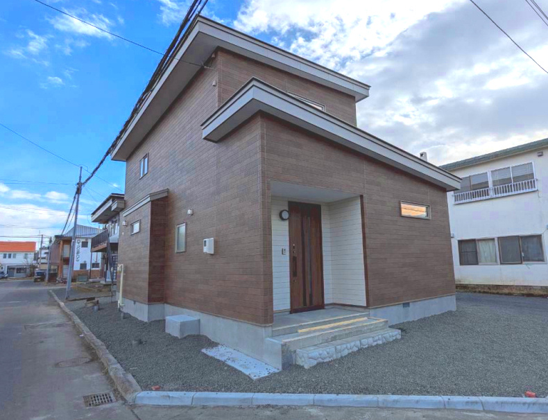 釧路町若葉4丁目　フルリノベーション済中古住宅の外観