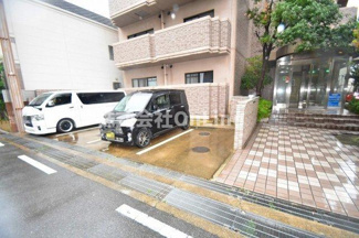 【駐車場】