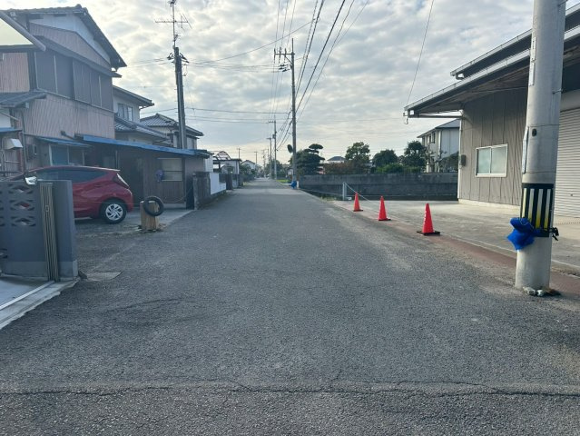 宇高町1丁目　売土地の前面道路含む現地写真
