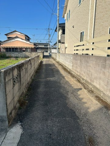 宇高町1丁目　売土地の前面道路含む現地写真