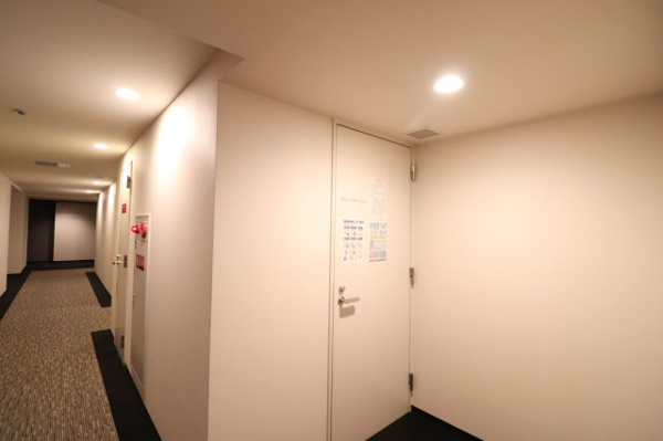 【その他共用部分】 | 【ダストステーション】お住いのフロアで24時間ゴミ出し可能！地上階までゴミを持っていく手間も不要！