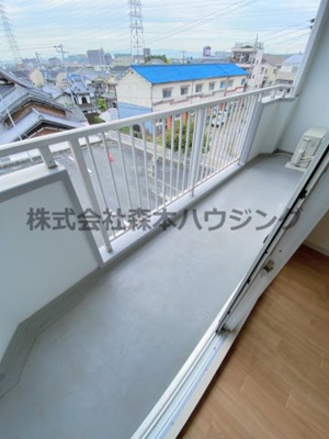 【バルコニー】 | 　ビューテラス畷A棟 | お洗濯にも便利なバルコニー付き