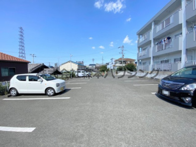 【駐車場】 | 　ビューテラス畷A棟 | 駐車場です