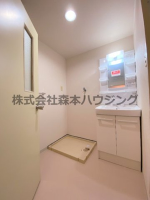【洗面所】 | 　ビューテラス畷A棟 | 広い洗面スペース