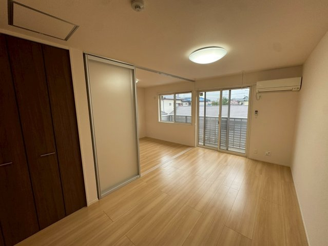 茨城県水戸市　一棟アパートの居間・リビング