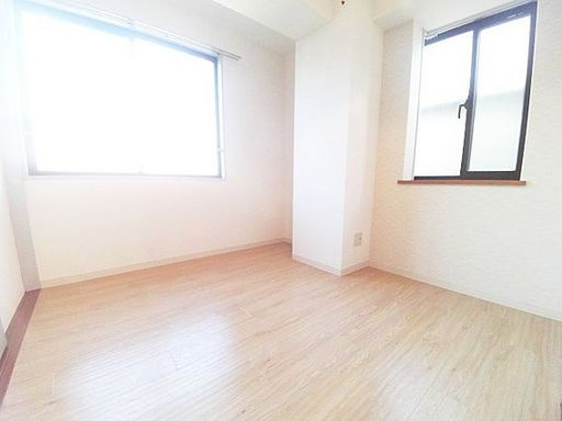 フェニックスコート甲南の居間・リビング