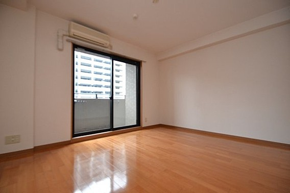 ラナップスクエア三宮プライムの洋室