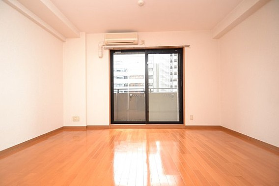 ラナップスクエア三宮プライムの居間・リビング