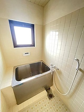 ローズハイツの浴室