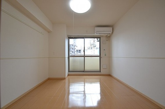 ネスト割塚の居間・リビング