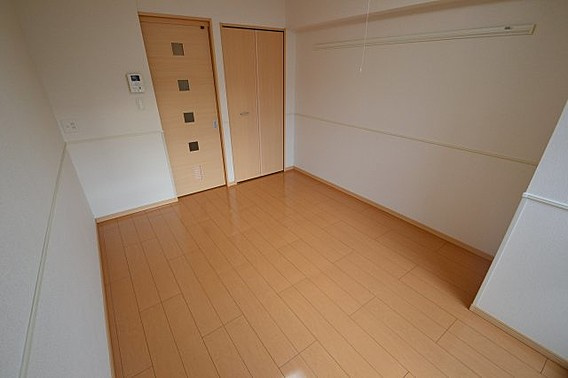 ネスト割塚の居間・リビング