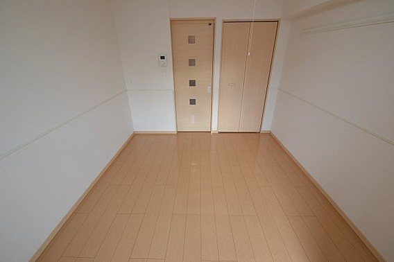 ネスト割塚の居間・リビング