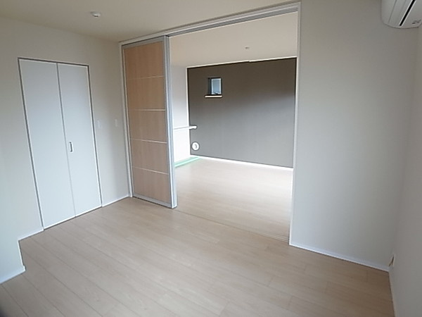 メゾンド深江の洋室