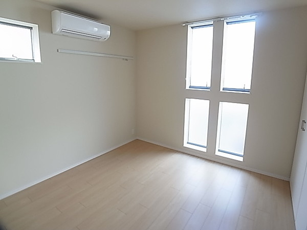 メゾンド深江の洋室