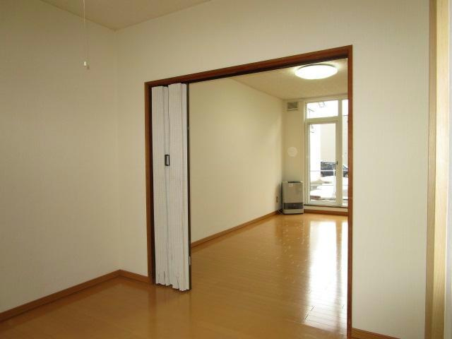 ハイム城山の洋室