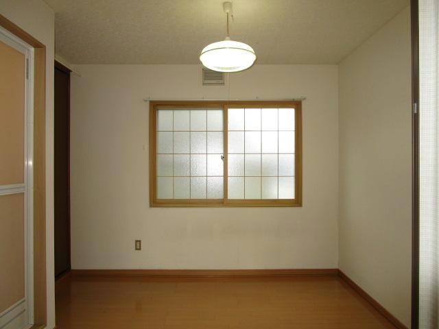 ハイム城山の洋室