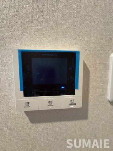 クラウンマンション椿のセキュリティ|モニター付きインターホンです☆