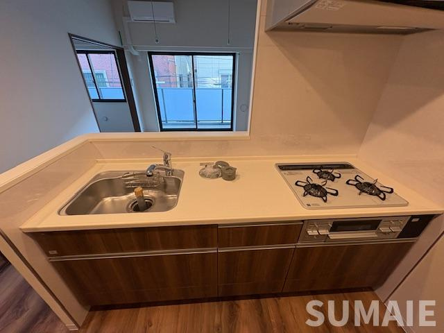 クラウンマンション椿のキッチン|3口システムキッチンです☆