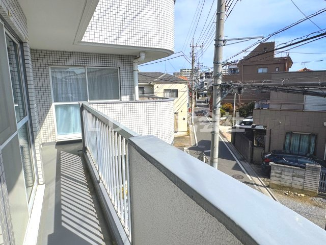 【バルコニー】 | 売主/フラワーキャッスル上福岡 | 陽当・通風・眺望良好／開放的な3方バルコニー