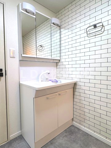 【独立洗面台】 | 売主/フラワーキャッスル上福岡 | 洗面台／3面鏡付き／新規交換