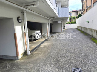 【駐車場】