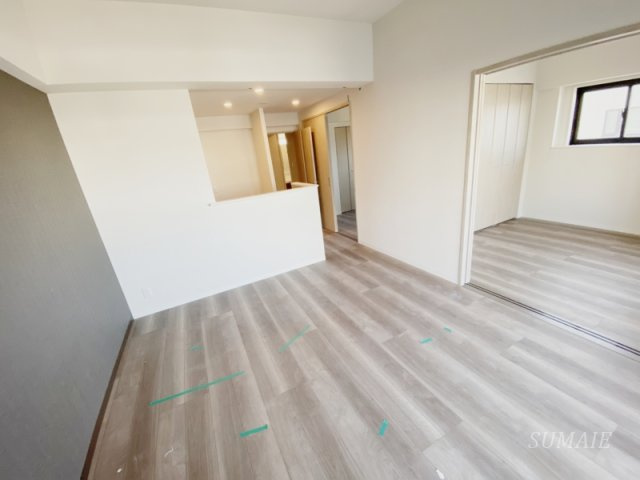 クラウンマンション椿の内装|アクセントクロスがオシャレです☆