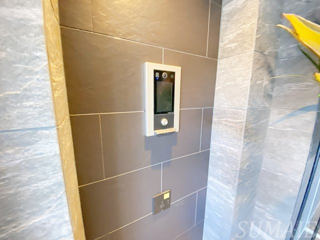 クラウンマンション椿のロビー|オートロックです☆