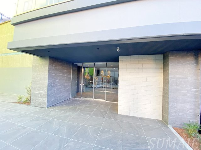 クラウンマンション椿のエントランス|清潔なエントランスです☆